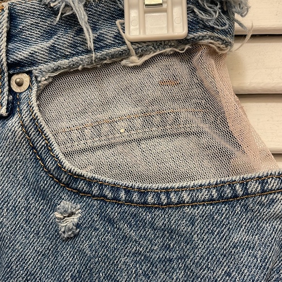 denim shorts, have mesh pocket. bought from a friend, has no tags - Picture 2 of 3
